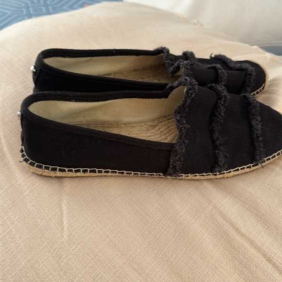 Michael Kors black espadrille flats. Black canvas with frayed fabric detail. - Picture 4 of 9